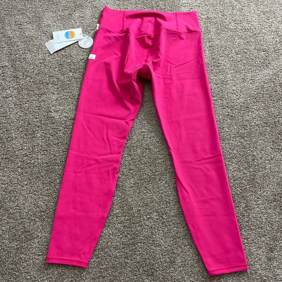 NWT Vuori - All The Feels Legging - Picture 4 of 5